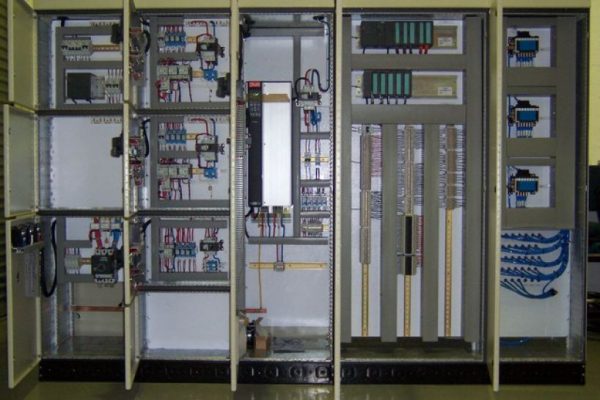 انواع تابلو برق از نظر سطح ولتاژ